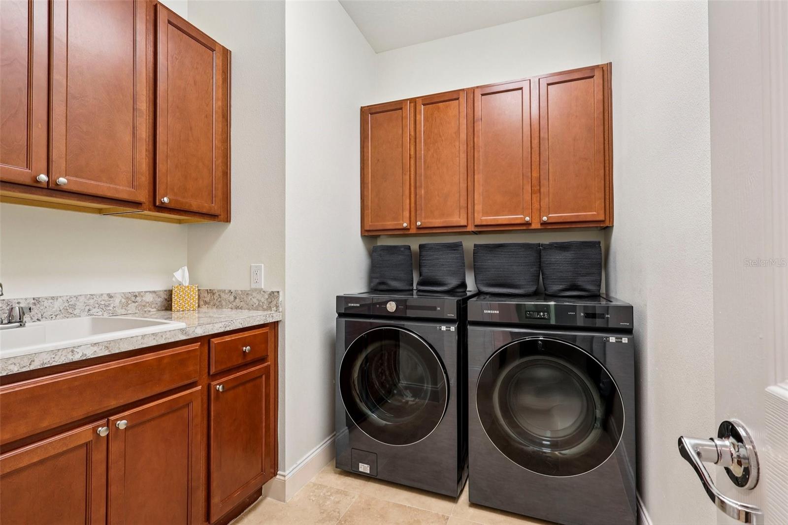 Image 36 of 64 For 3892 Golden Knot Drive