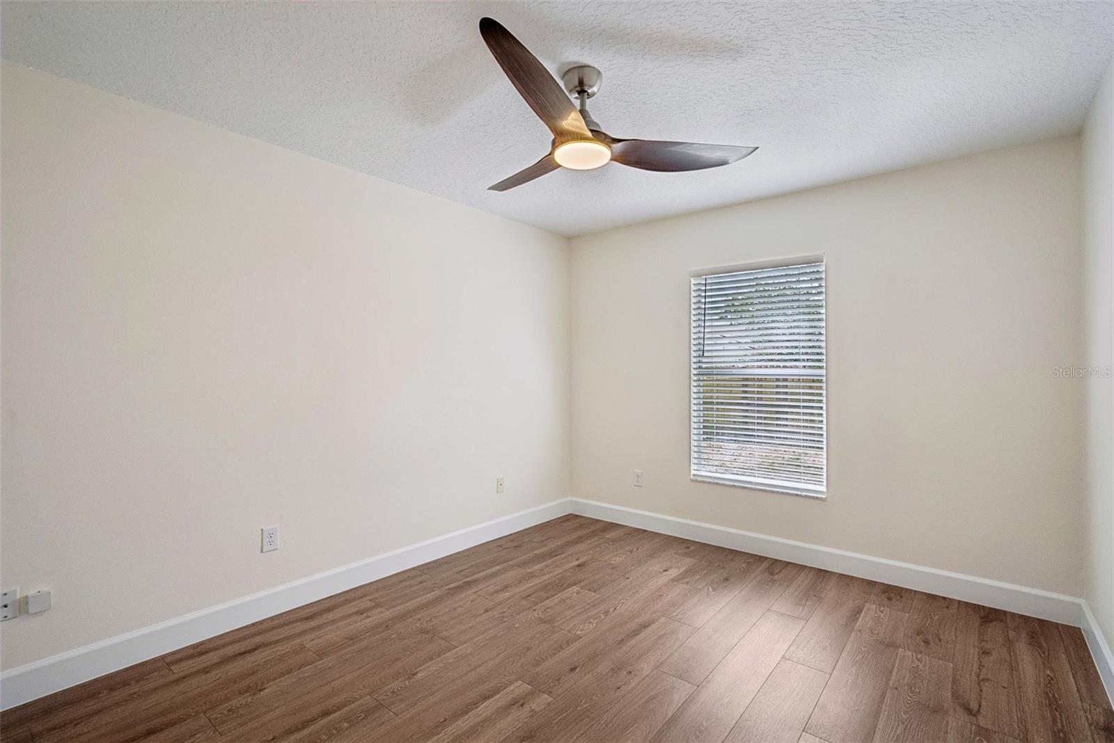 Image 15 of 26 For 1270 Lake Rogers Circle