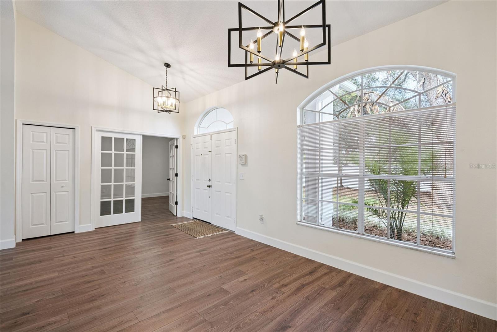 Image 19 of 26 For 1270 Lake Rogers Circle