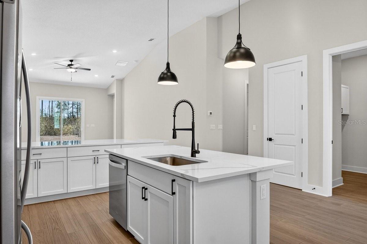 Image 17 of 53 For 8911 Ford Road