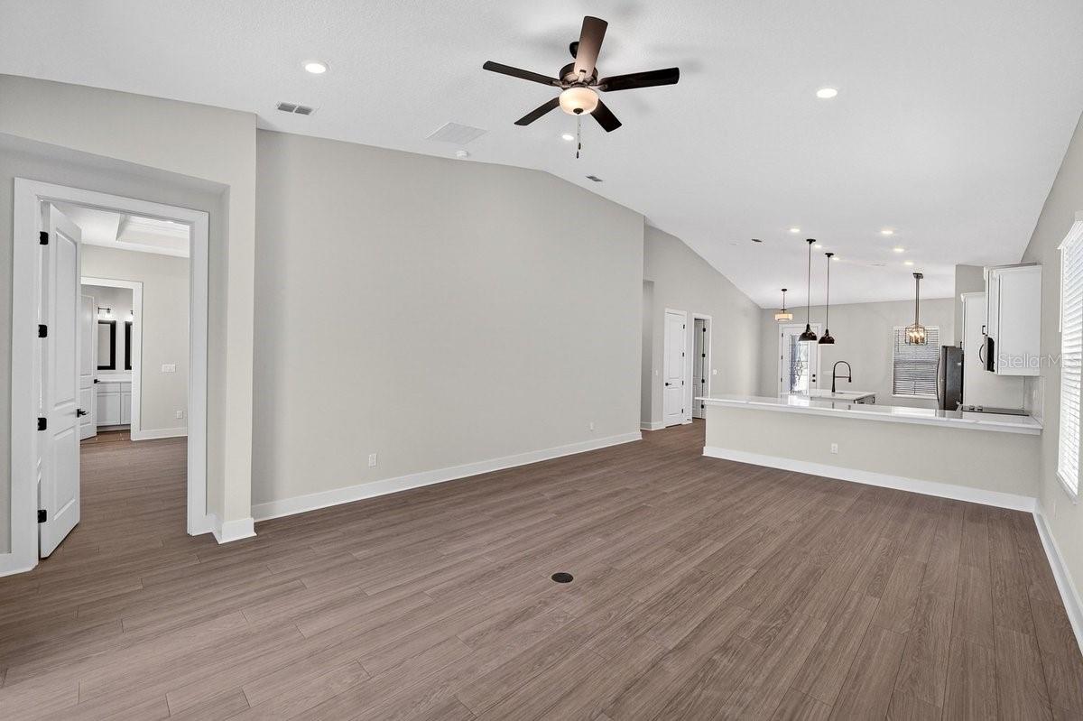 Image 20 of 53 For 8911 Ford Road