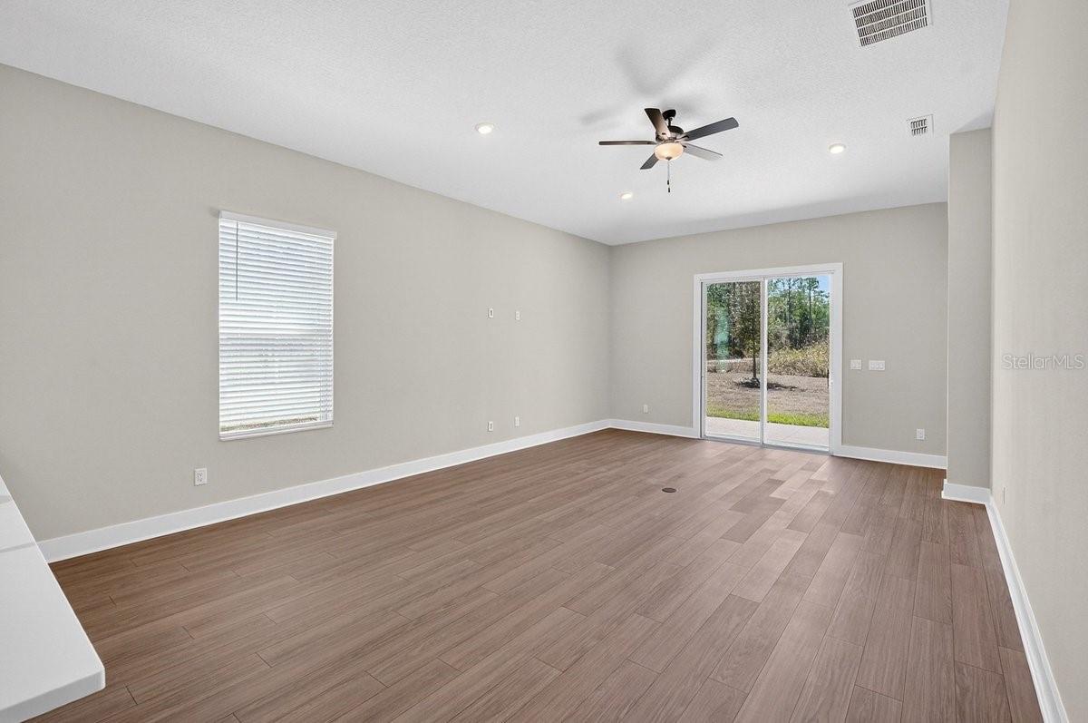 Image 22 of 53 For 8911 Ford Road