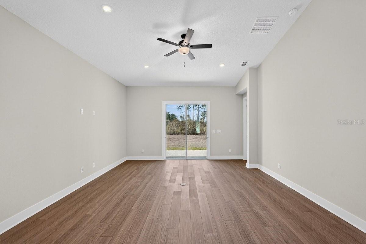 Image 21 of 53 For 8719 Ford Road