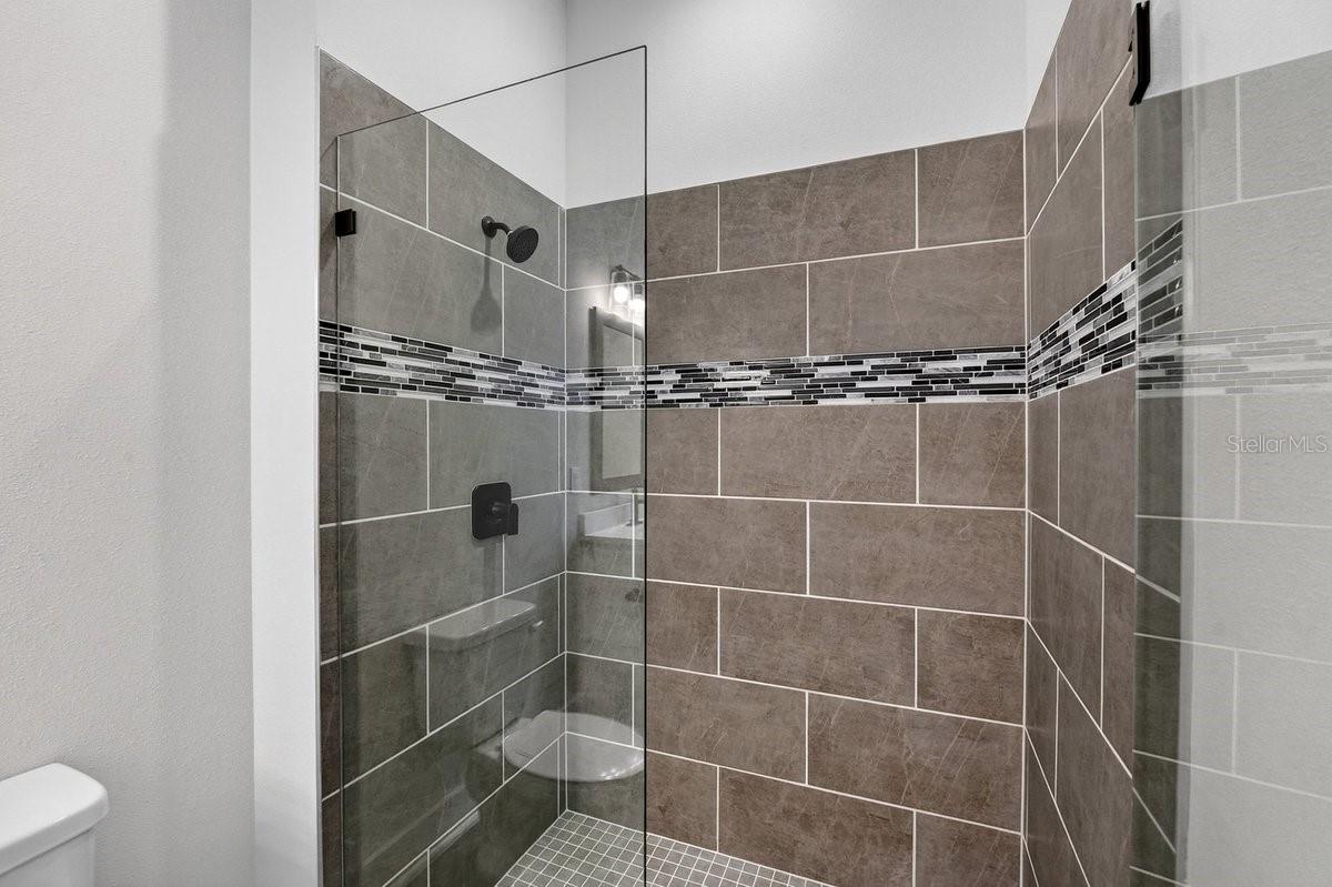 Image 34 of 53 For 8431 Ford Road