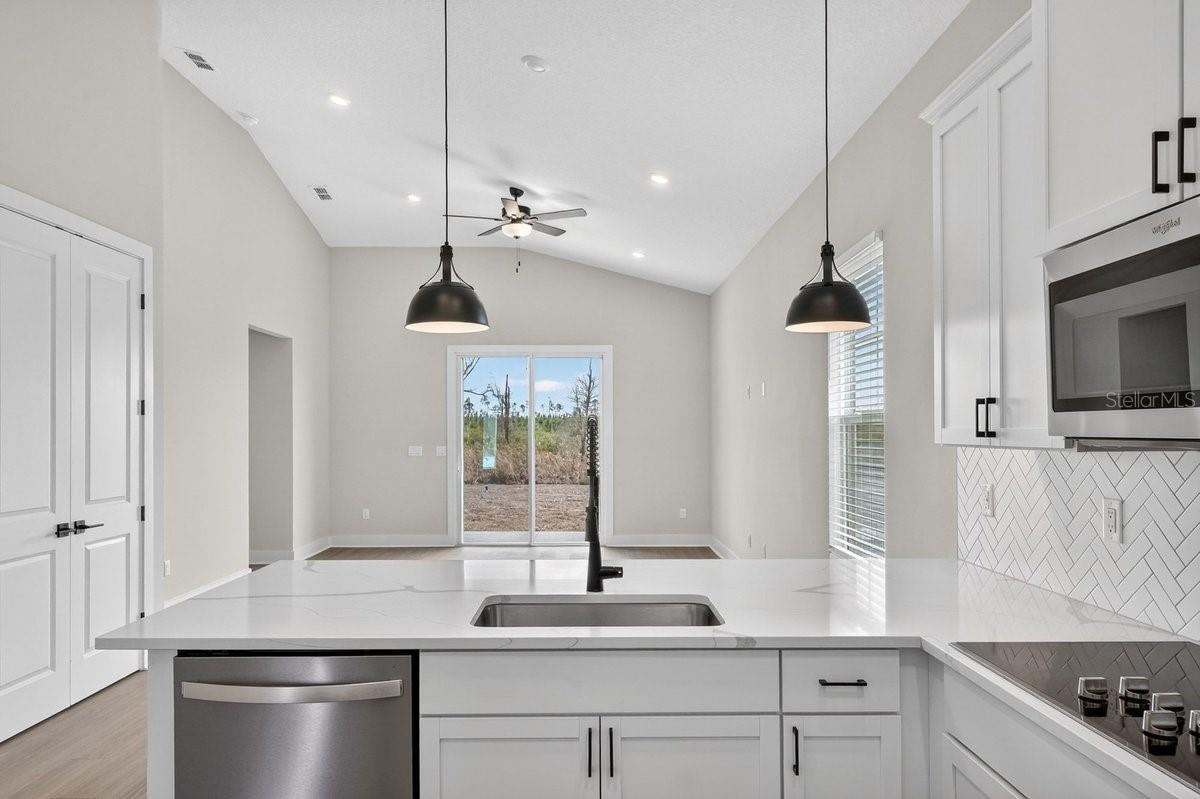 Image 15 of 56 For 8495 Ford Road