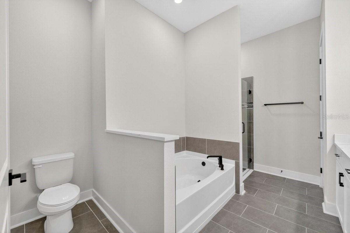 Image 31 of 56 For 8495 Ford Road