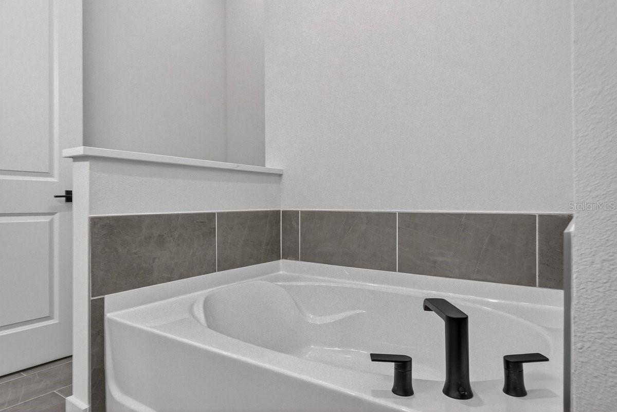 Image 34 of 56 For 8495 Ford Road