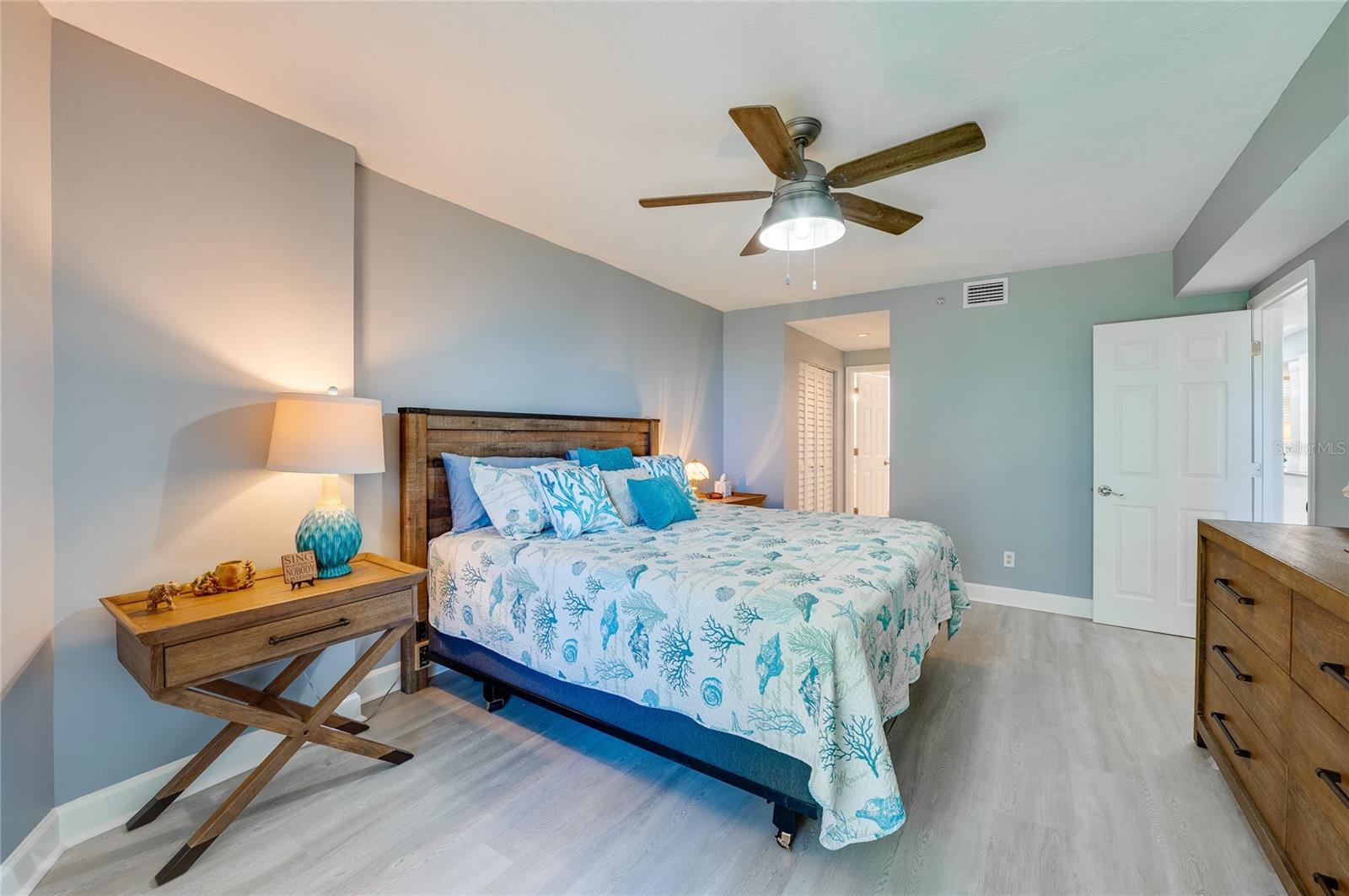 Image 19 of 40 For 4565 Atlantic Avenue 5110