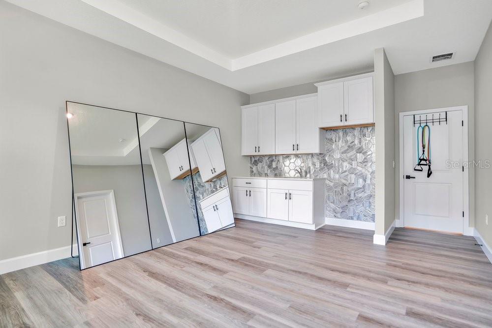 Image 46 of 78 For 3295 Arch Avenue