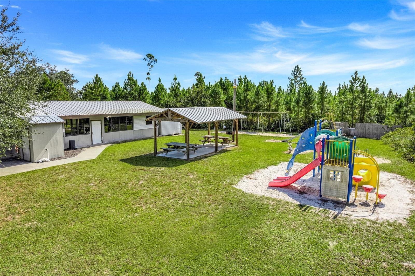 Image 10 of 13 For Dahlia Court