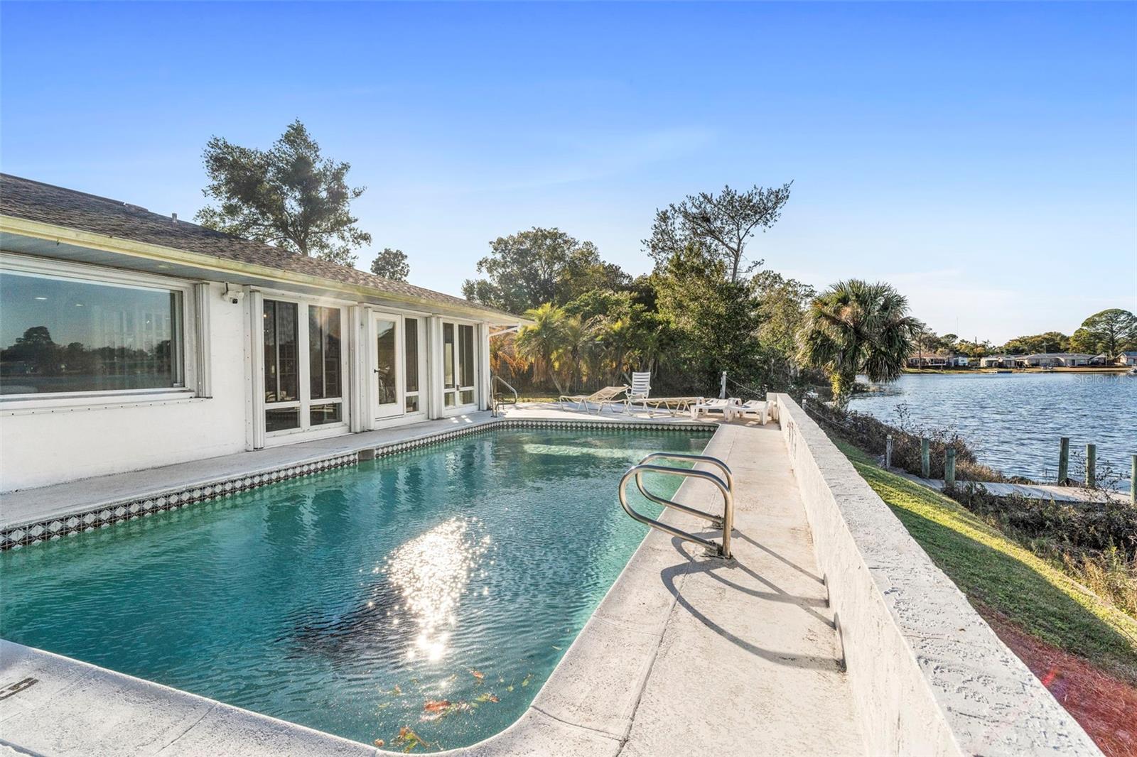 Image 24 of 42 For 1378 Bailey Avenue