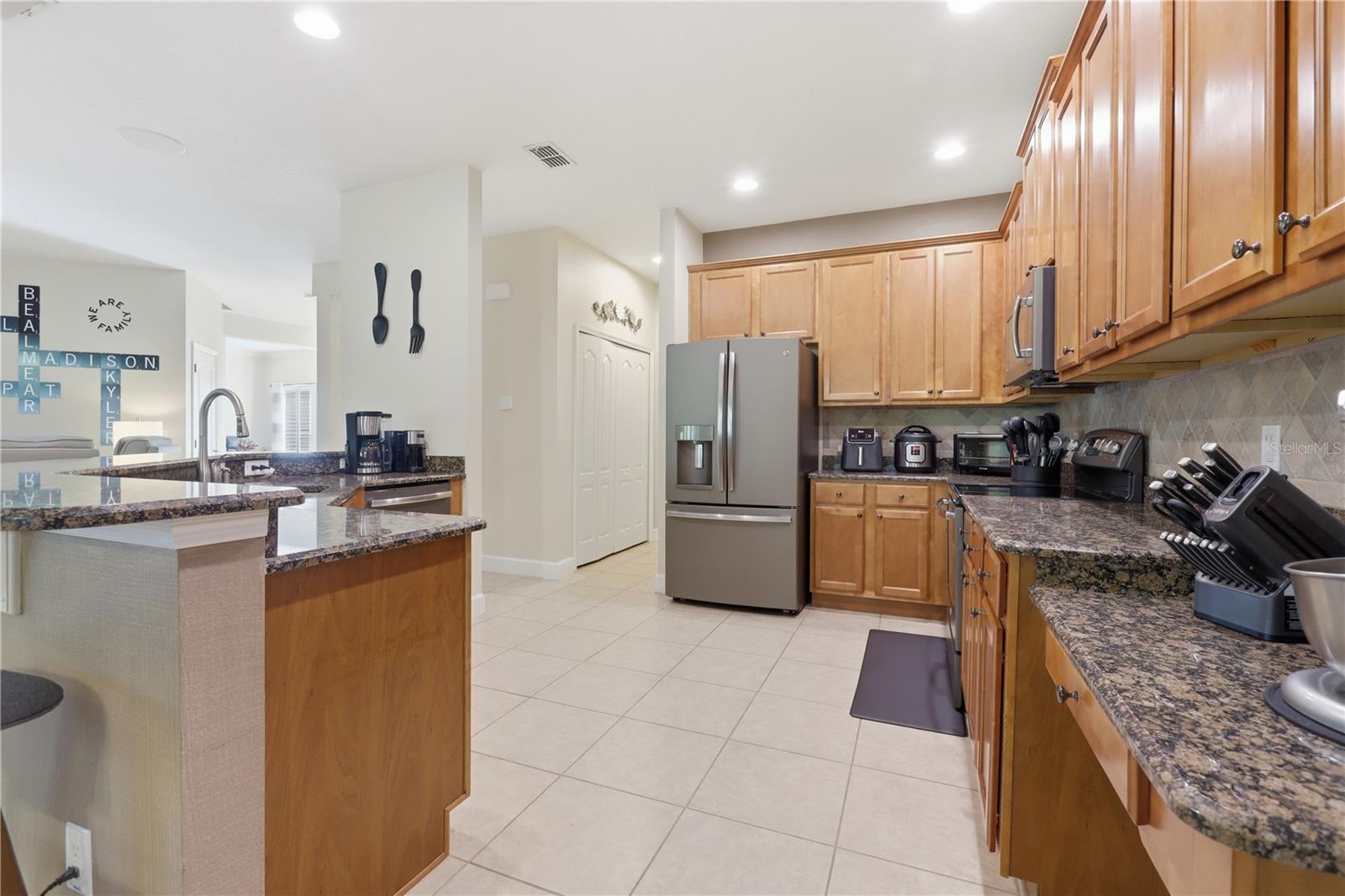 Listing photo id 15 for 777 Dakota Prairie Court