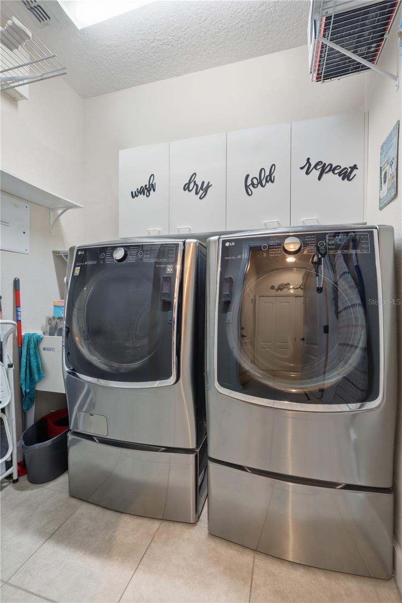 Listing photo id 18 for 777 Dakota Prairie Court