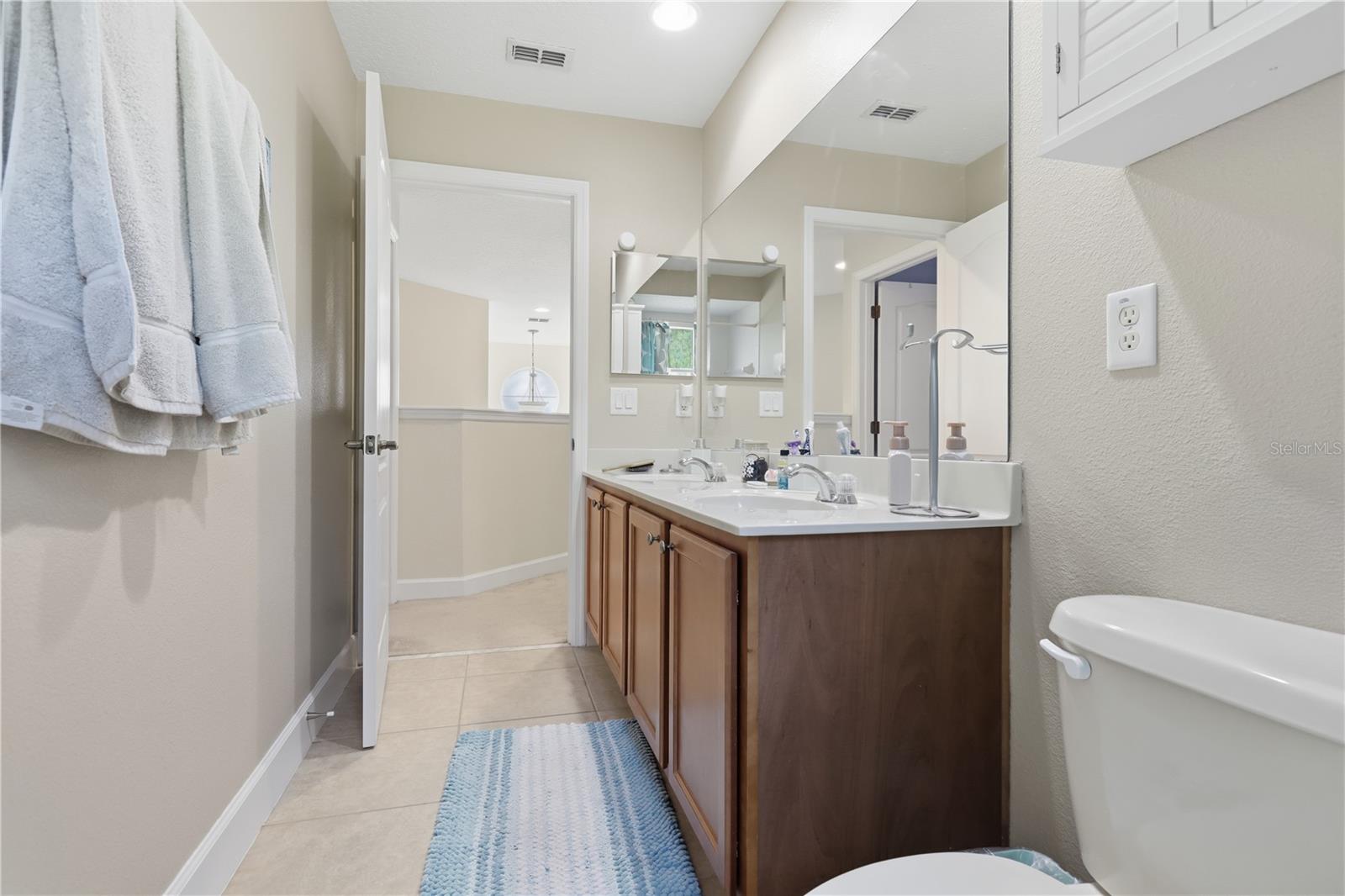 Listing photo id 44 for 777 Dakota Prairie Court