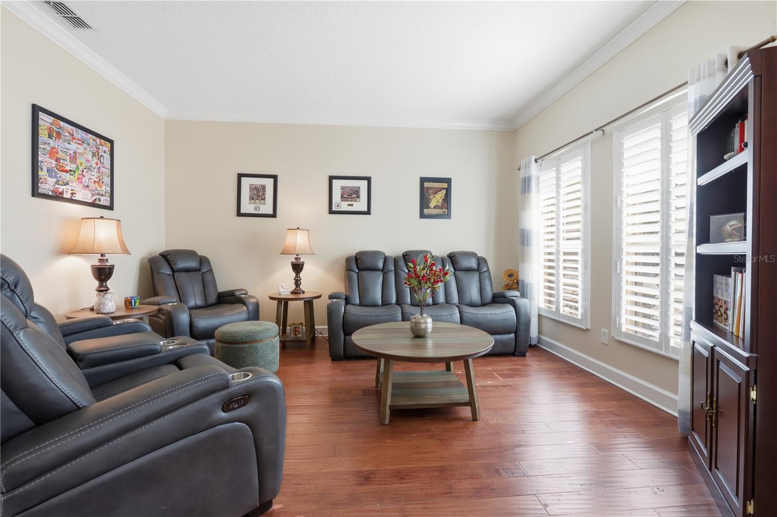 Listing photo id 7 for 777 Dakota Prairie Court