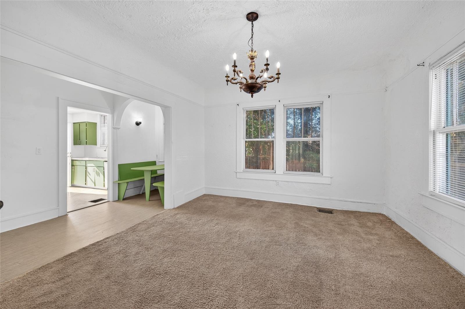 Image 11 of 40 For 1616 Crescent Ridge Road