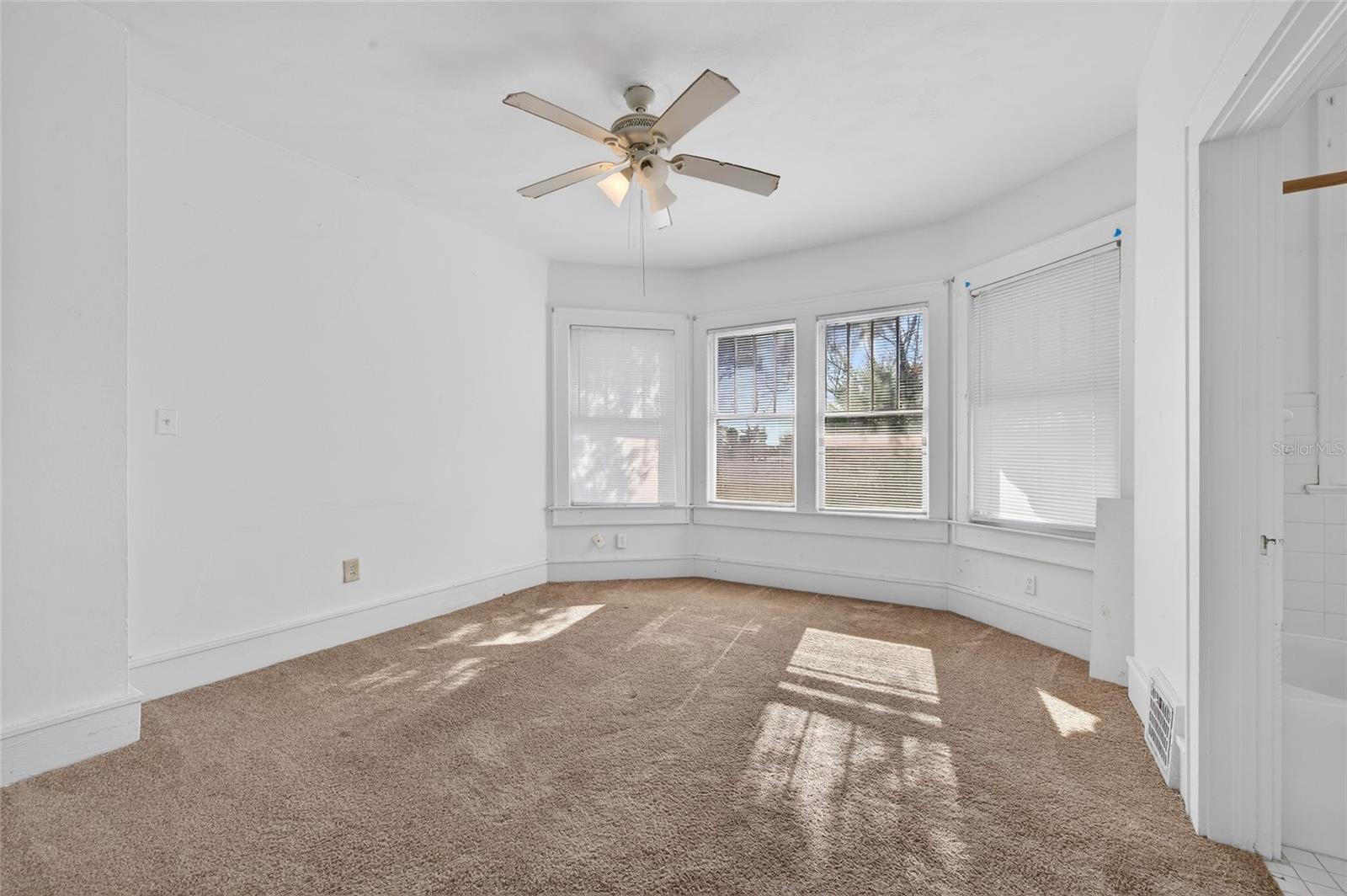 Image 16 of 40 For 1616 Crescent Ridge Road