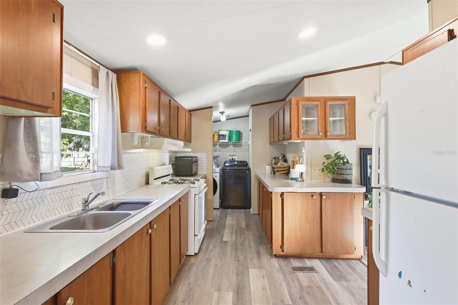 Listing photo id 11 for 106 Browns Road