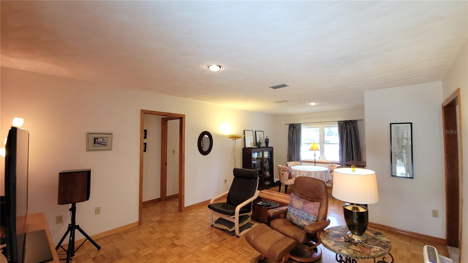 Image 15 of 38 For 306 Kingsbury Boulevard