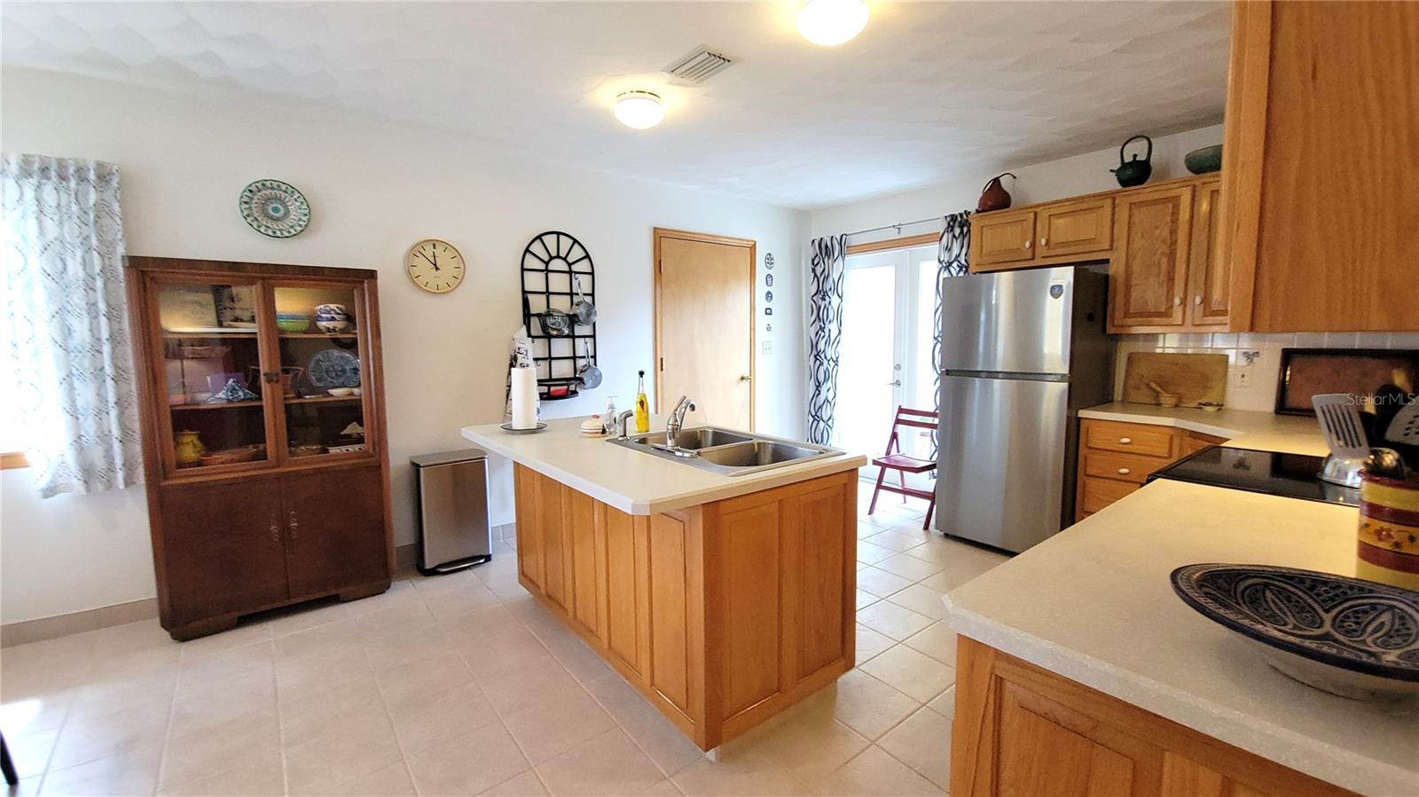 Image 7 of 38 For 306 Kingsbury Boulevard