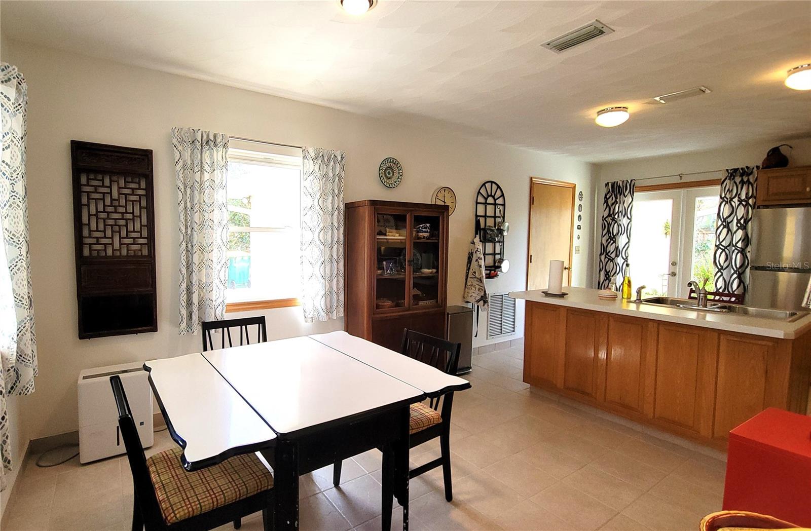 Image 8 of 38 For 306 Kingsbury Boulevard