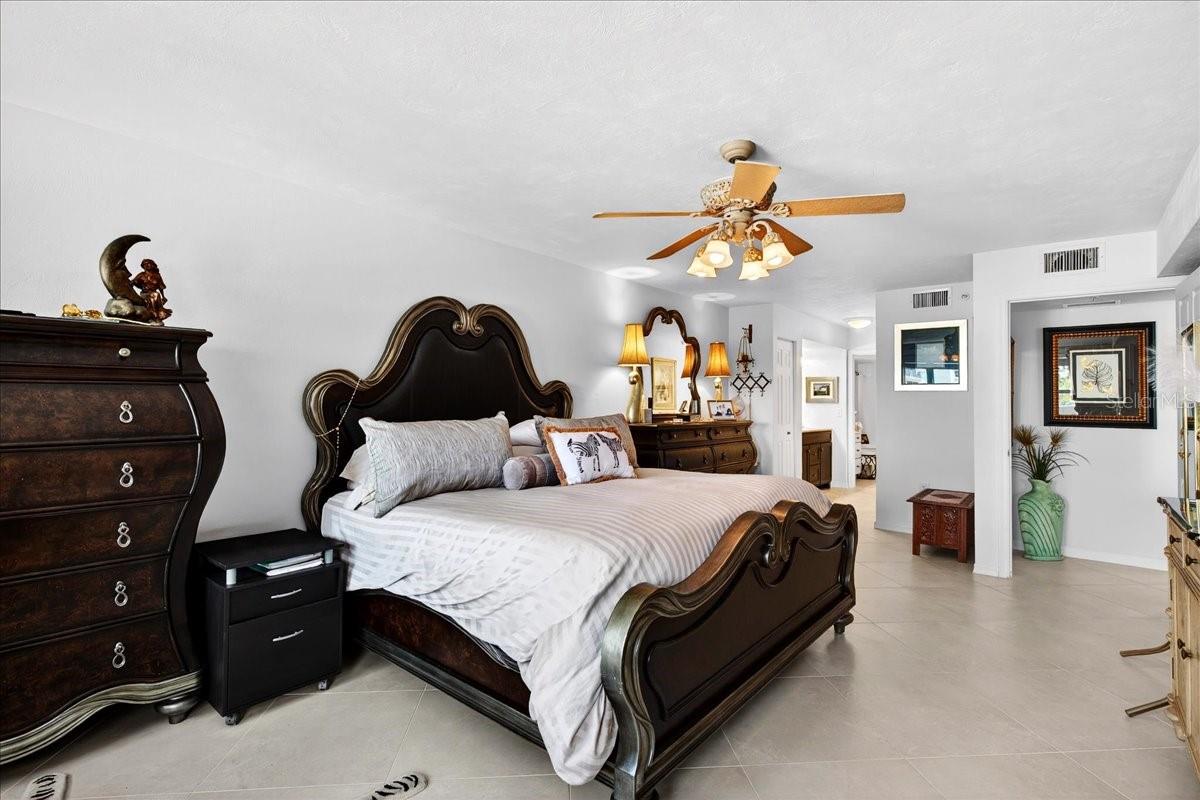 Image 25 of 99 For 1 John Anderson Drive 4120