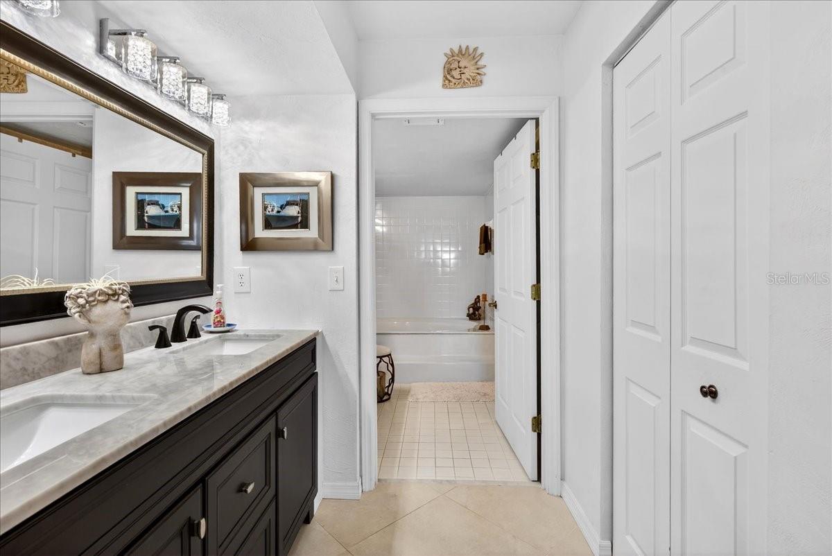 Image 28 of 99 For 1 John Anderson Drive 4120