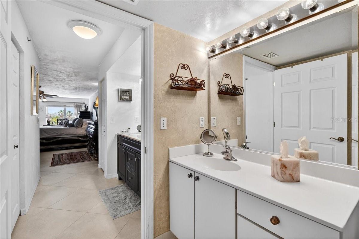 Image 29 of 99 For 1 John Anderson Drive 4120