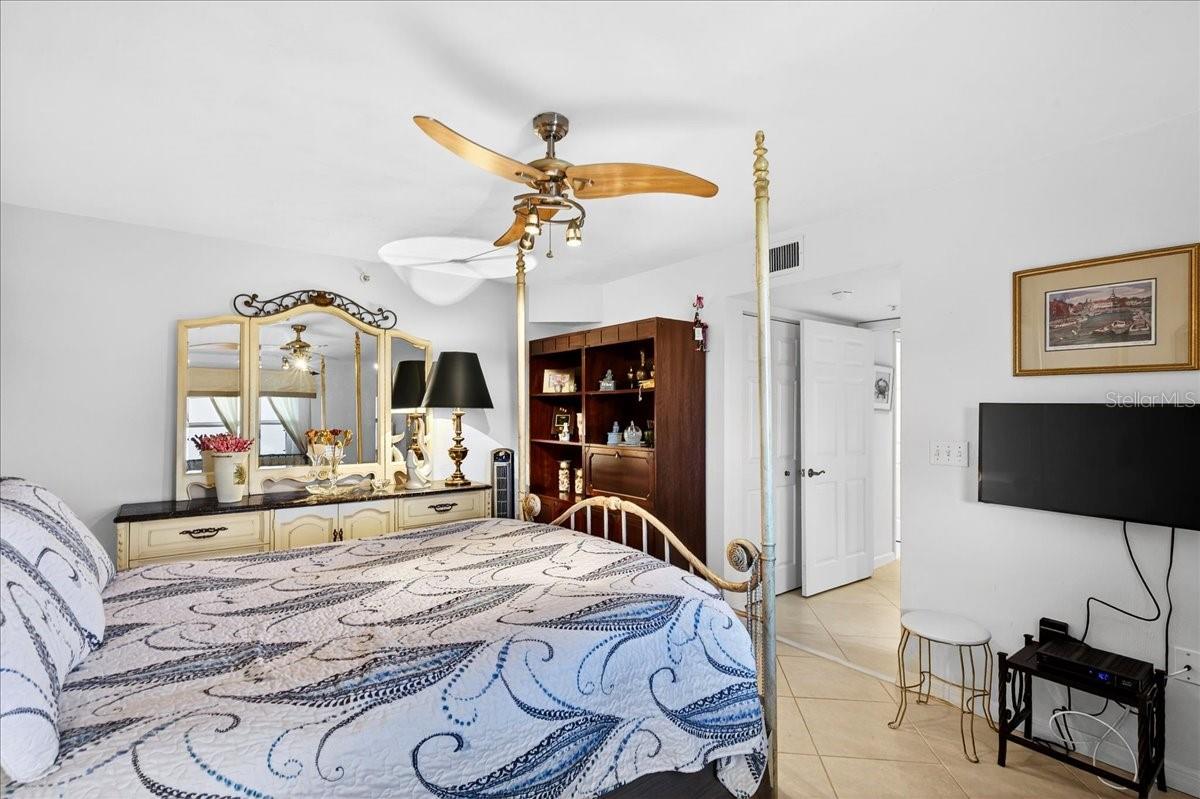 Image 36 of 99 For 1 John Anderson Drive 4120