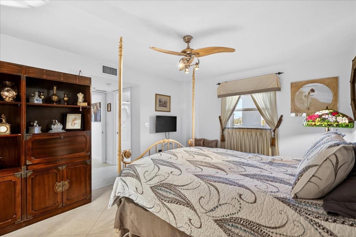 Image 37 of 99 For 1 John Anderson Drive 4120