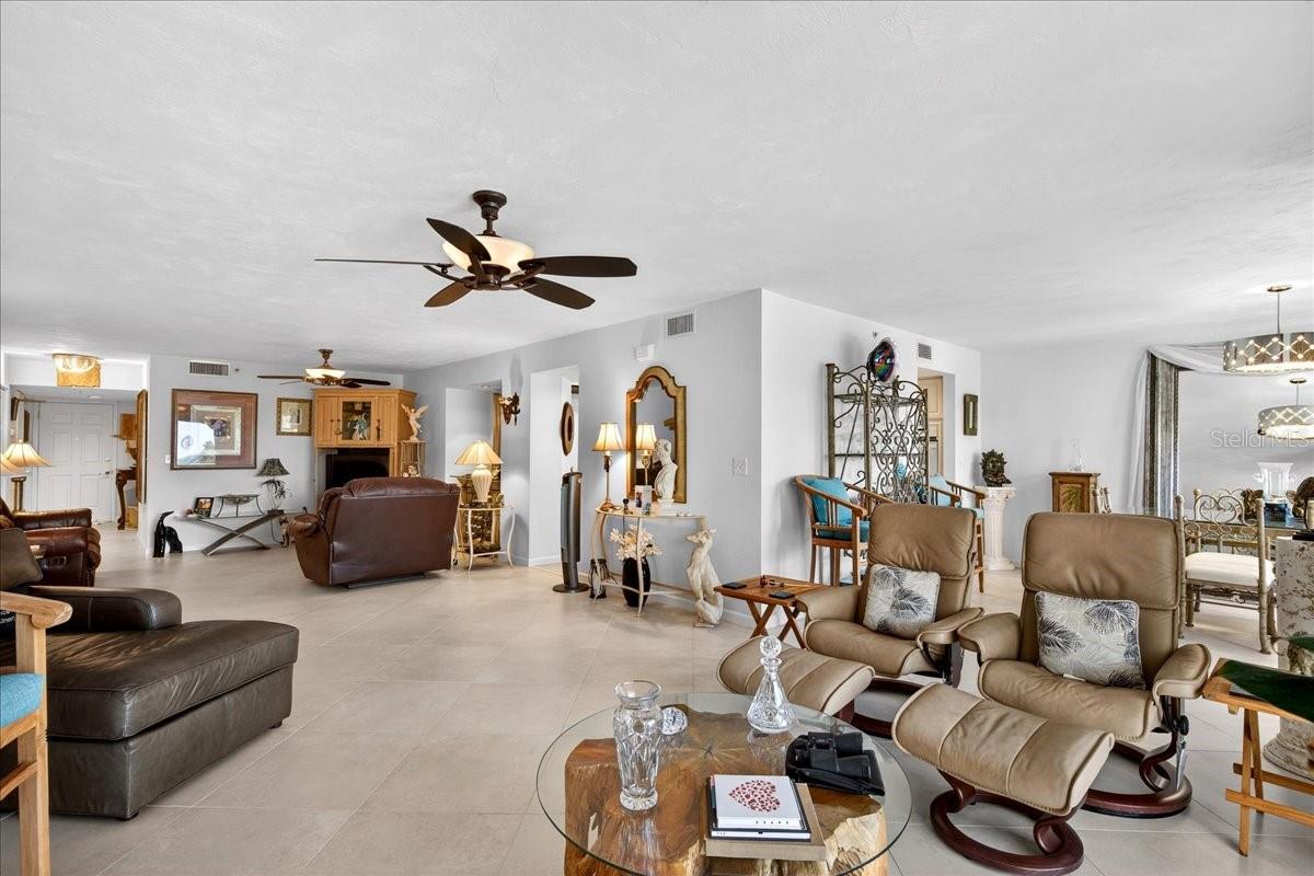 Image 5 of 99 For 1 John Anderson Drive 4120