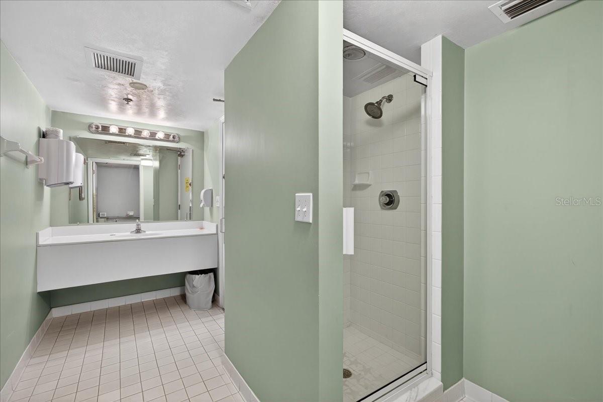 Image 66 of 99 For 1 John Anderson Drive 4120