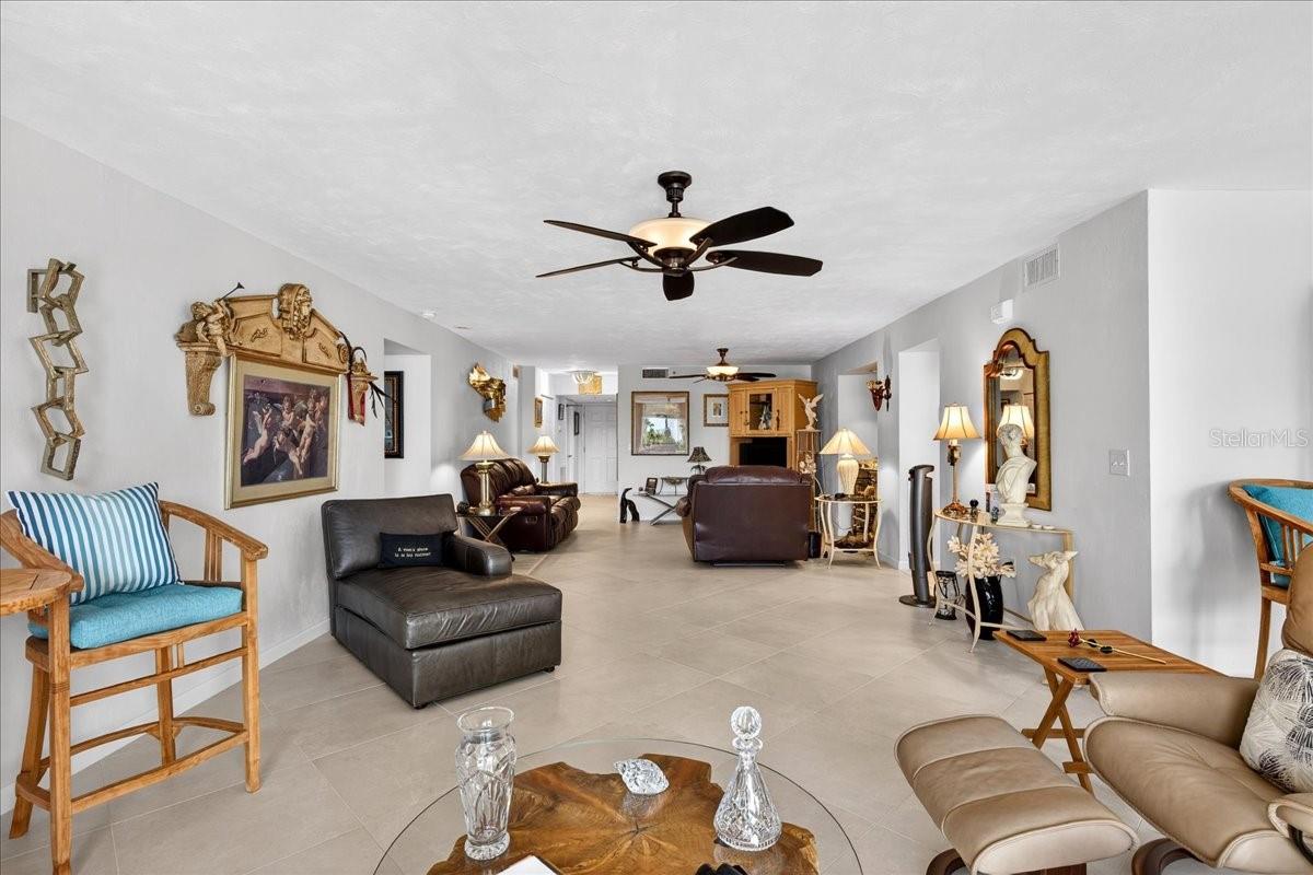 Image 7 of 99 For 1 John Anderson Drive 4120