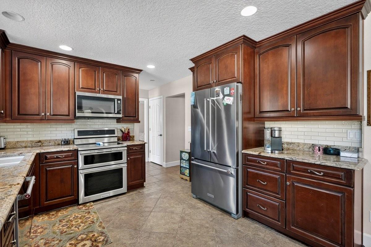 Image 14 of 75 For 14 Village Drive