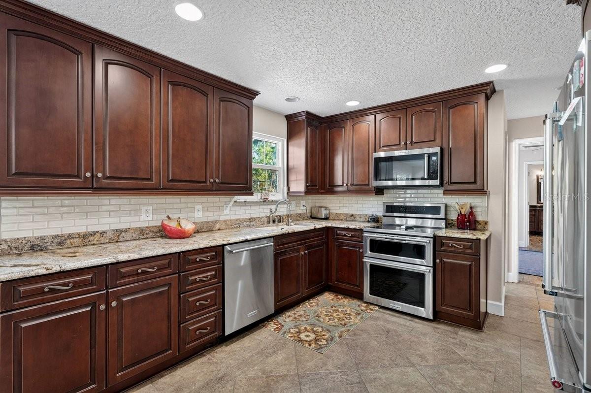 Image 16 of 75 For 14 Village Drive