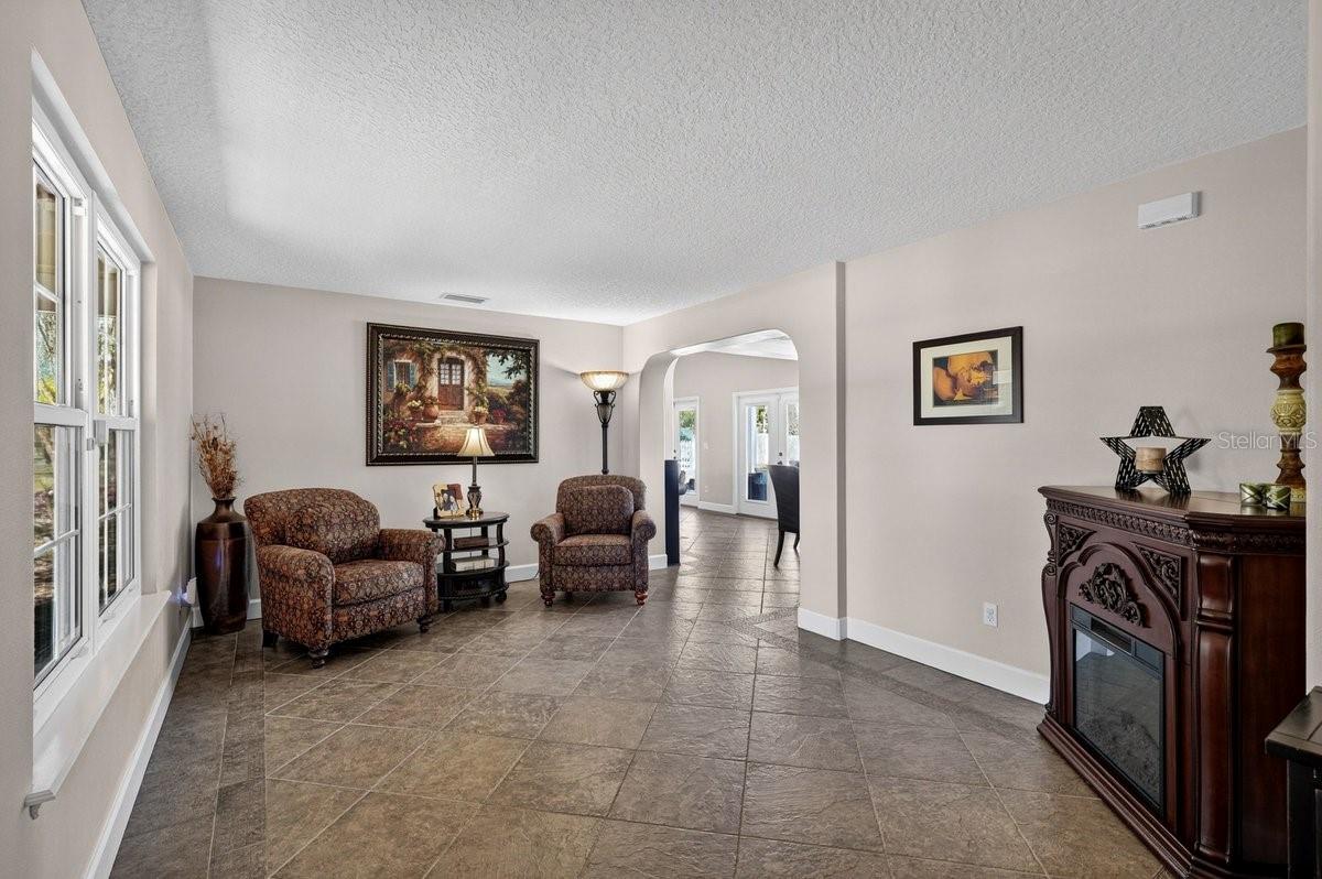 Image 19 of 75 For 14 Village Drive