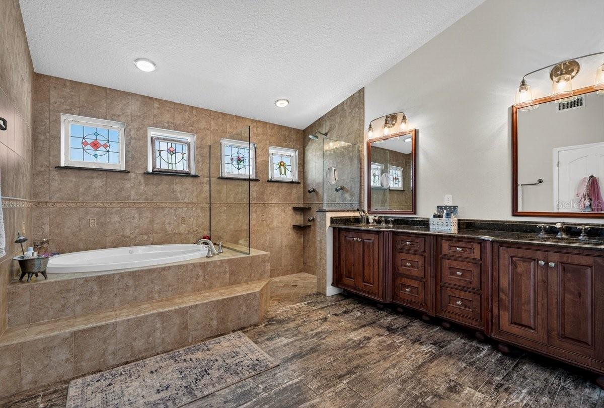 Image 23 of 75 For 14 Village Drive