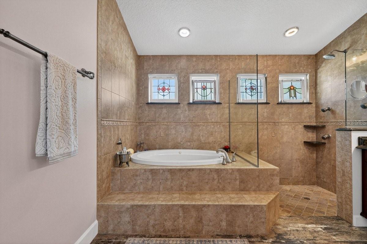 Image 24 of 75 For 14 Village Drive