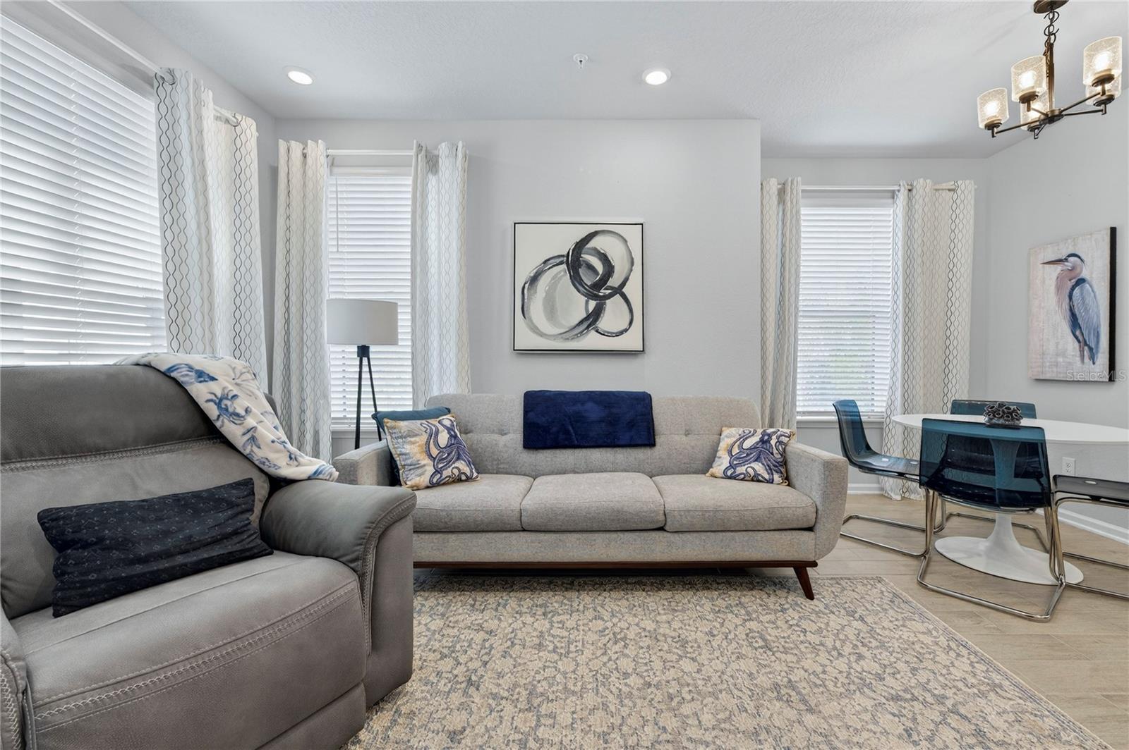 Listing photo id 18 for 1096 Farwell Street