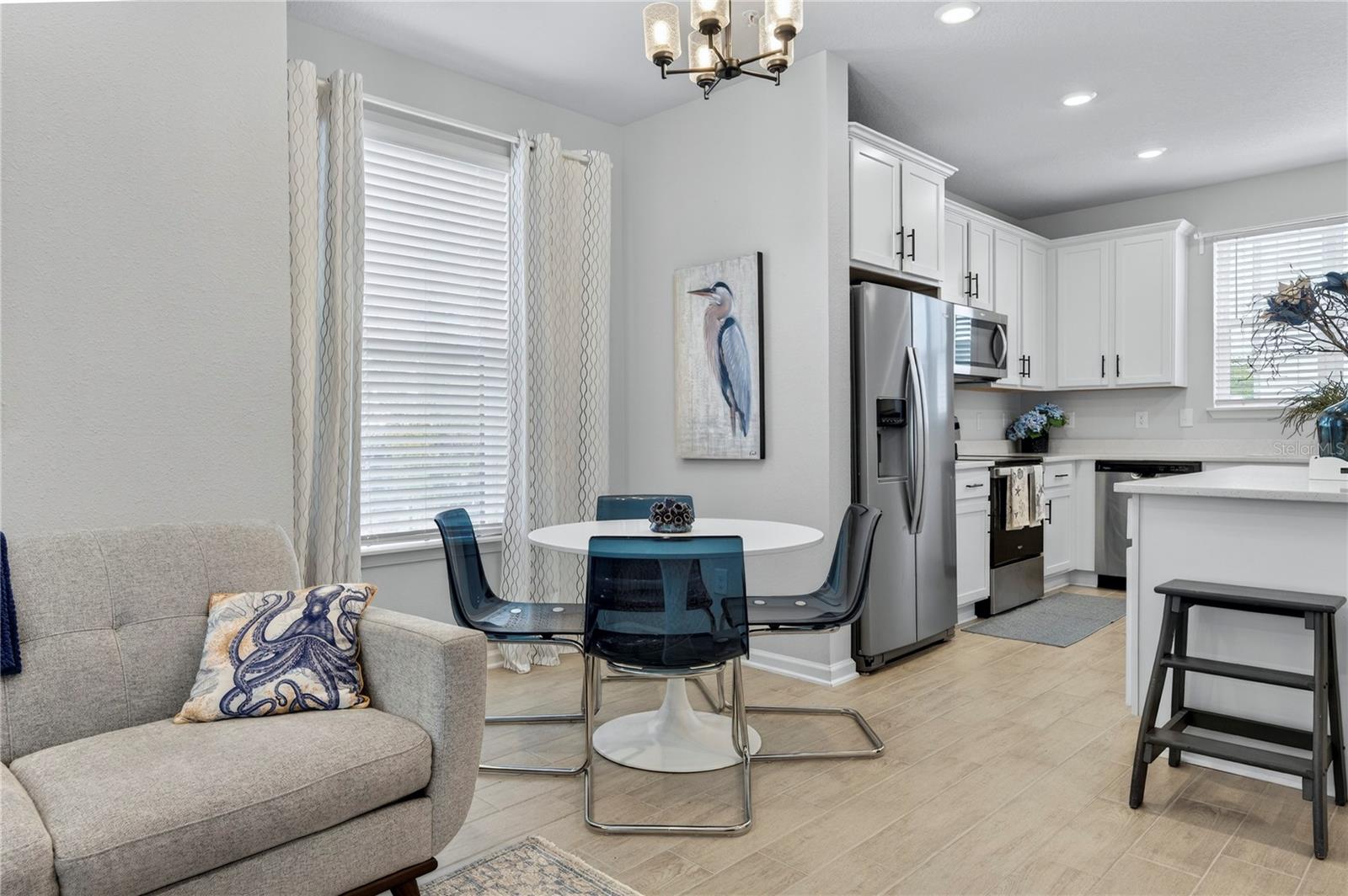 Listing photo id 20 for 1096 Farwell Street