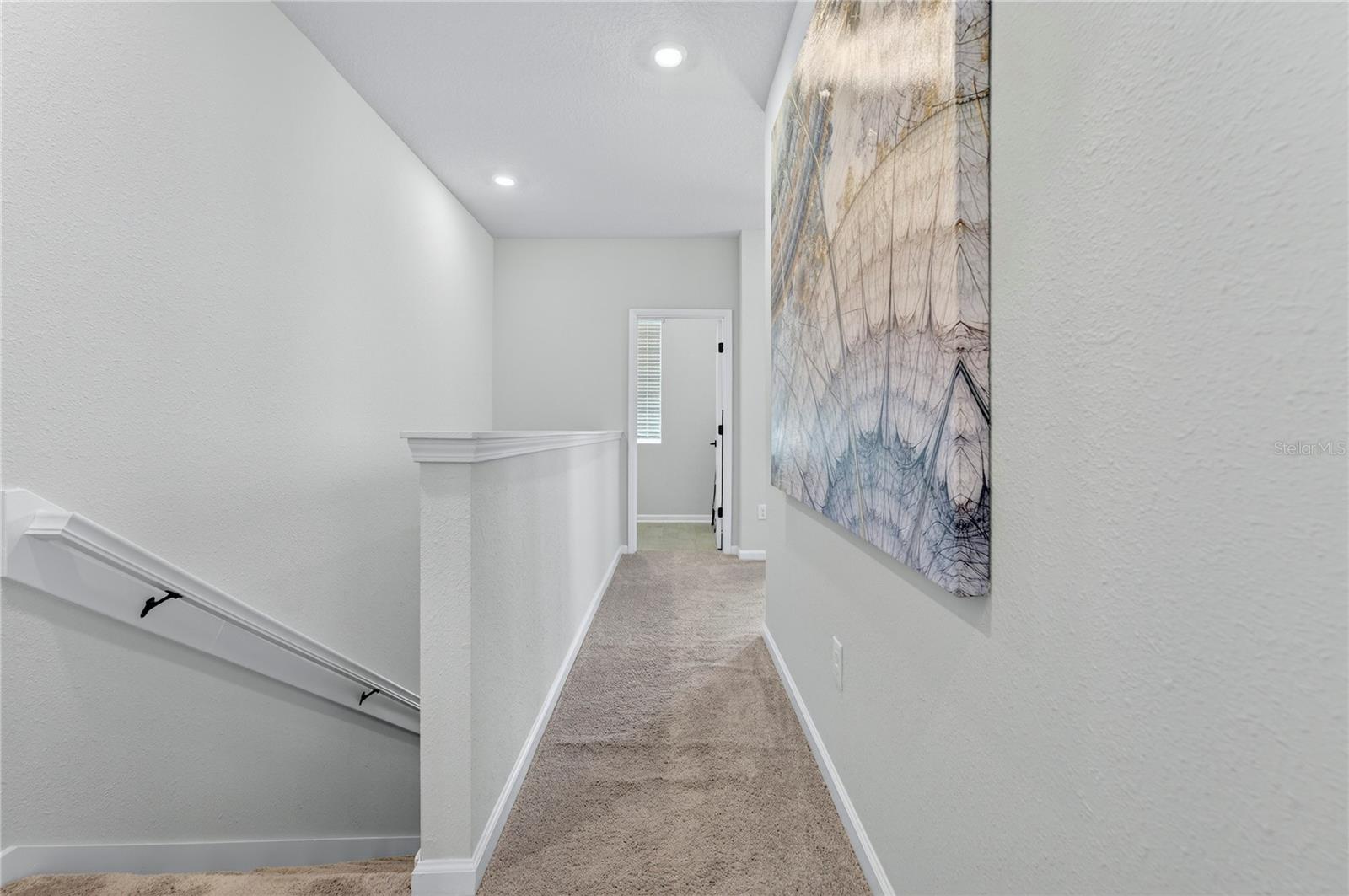 Listing photo id 35 for 1096 Farwell Street