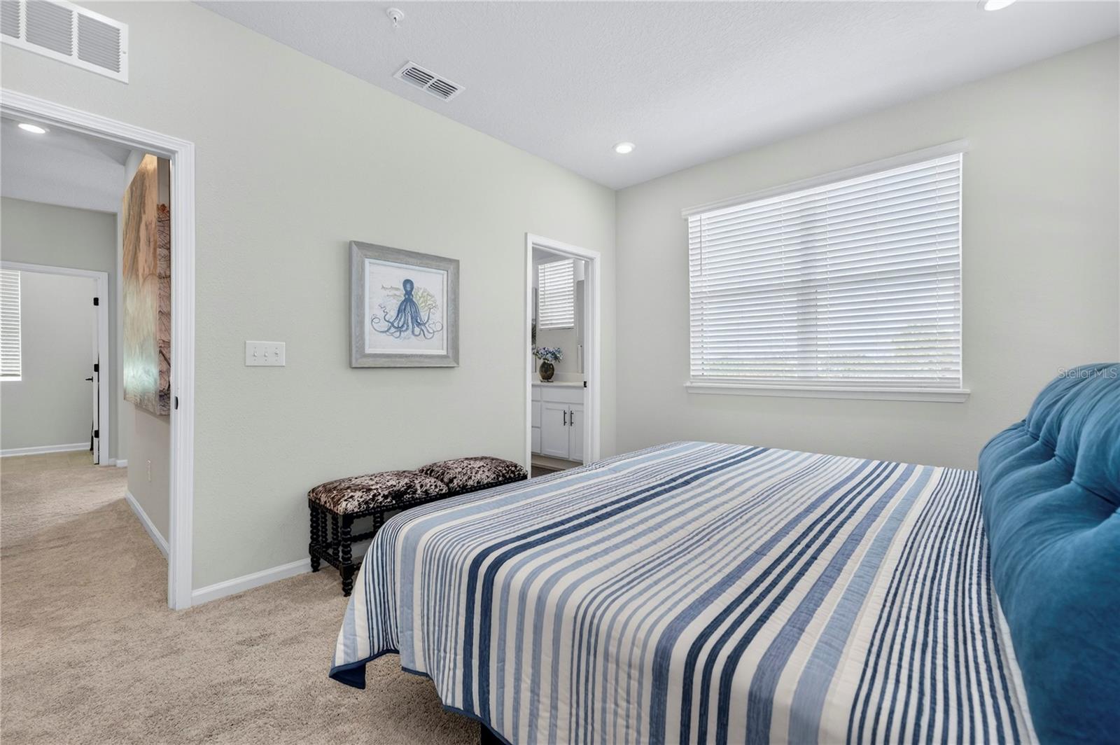 Listing photo id 44 for 1096 Farwell Street