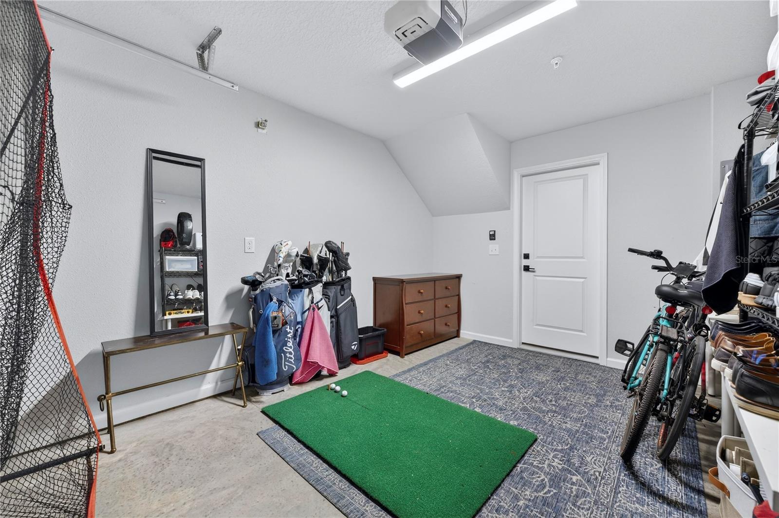 Listing photo id 55 for 1096 Farwell Street