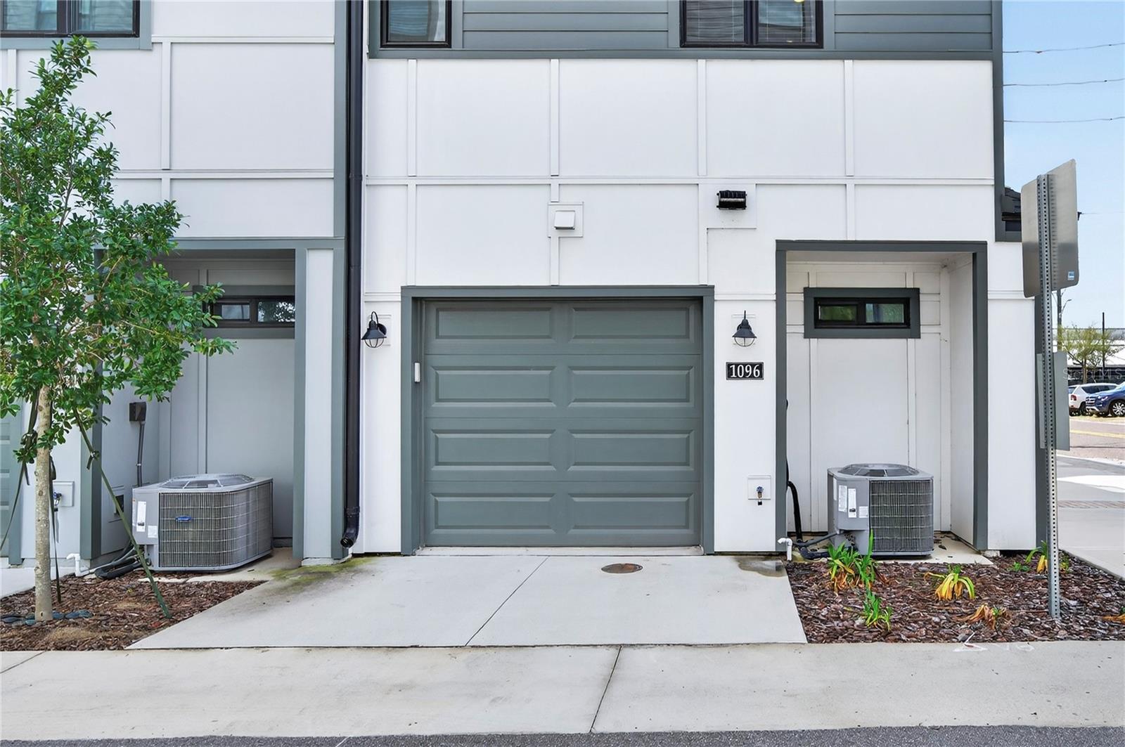 Listing photo id 59 for 1096 Farwell Street