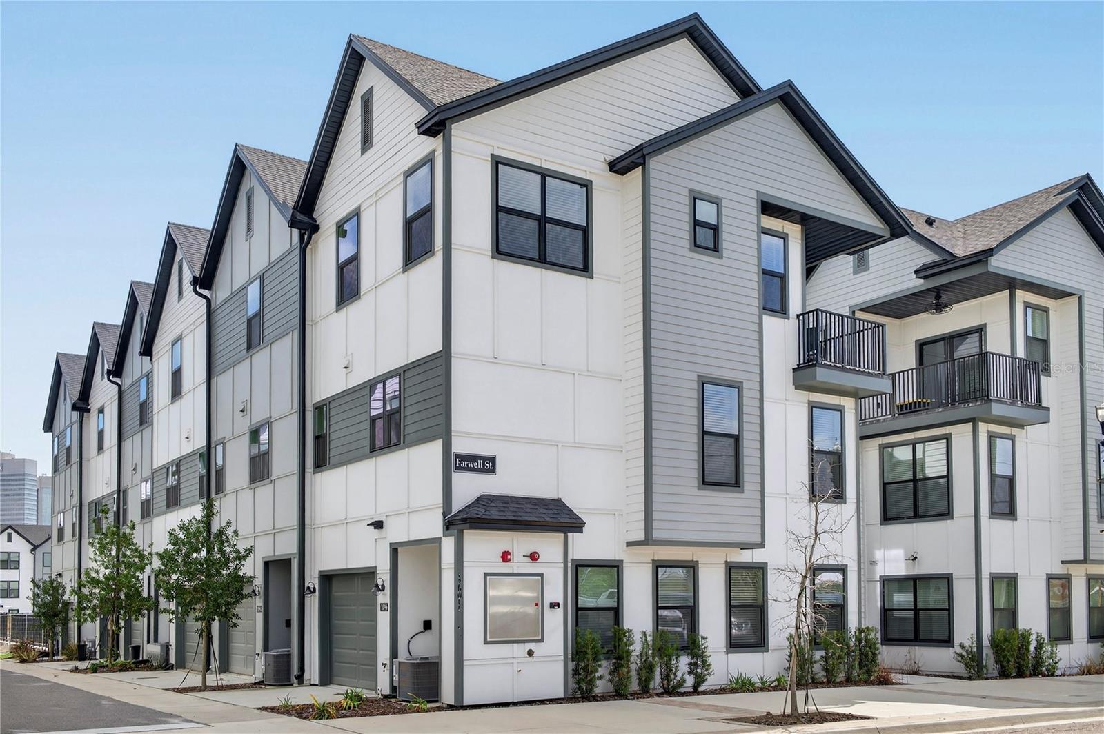 Listing photo id 62 for 1096 Farwell Street