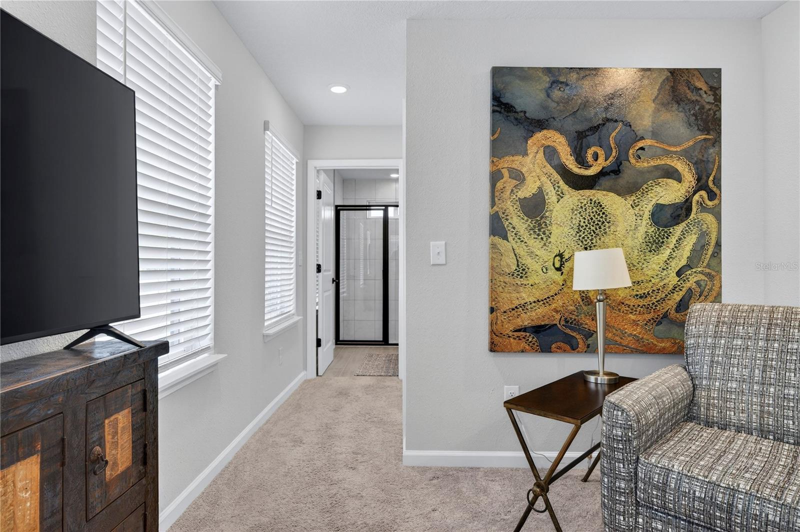 Listing photo id 5 for 1096 Farwell Street