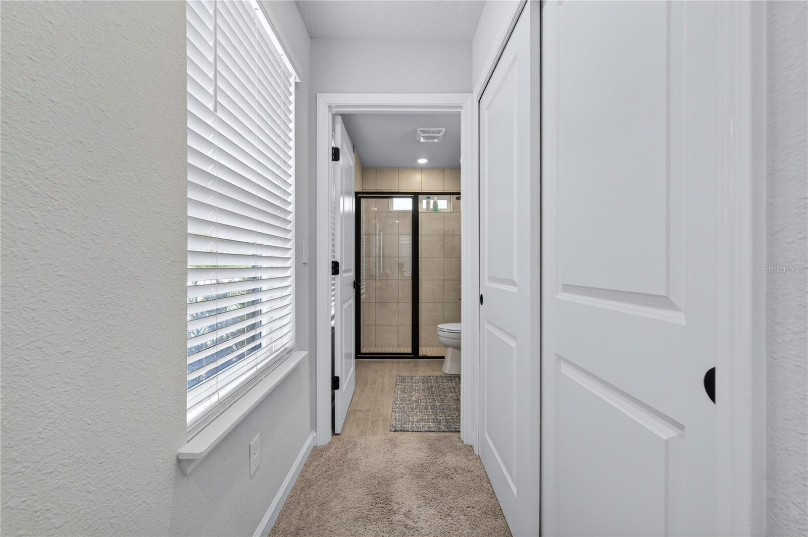 Listing photo id 6 for 1096 Farwell Street