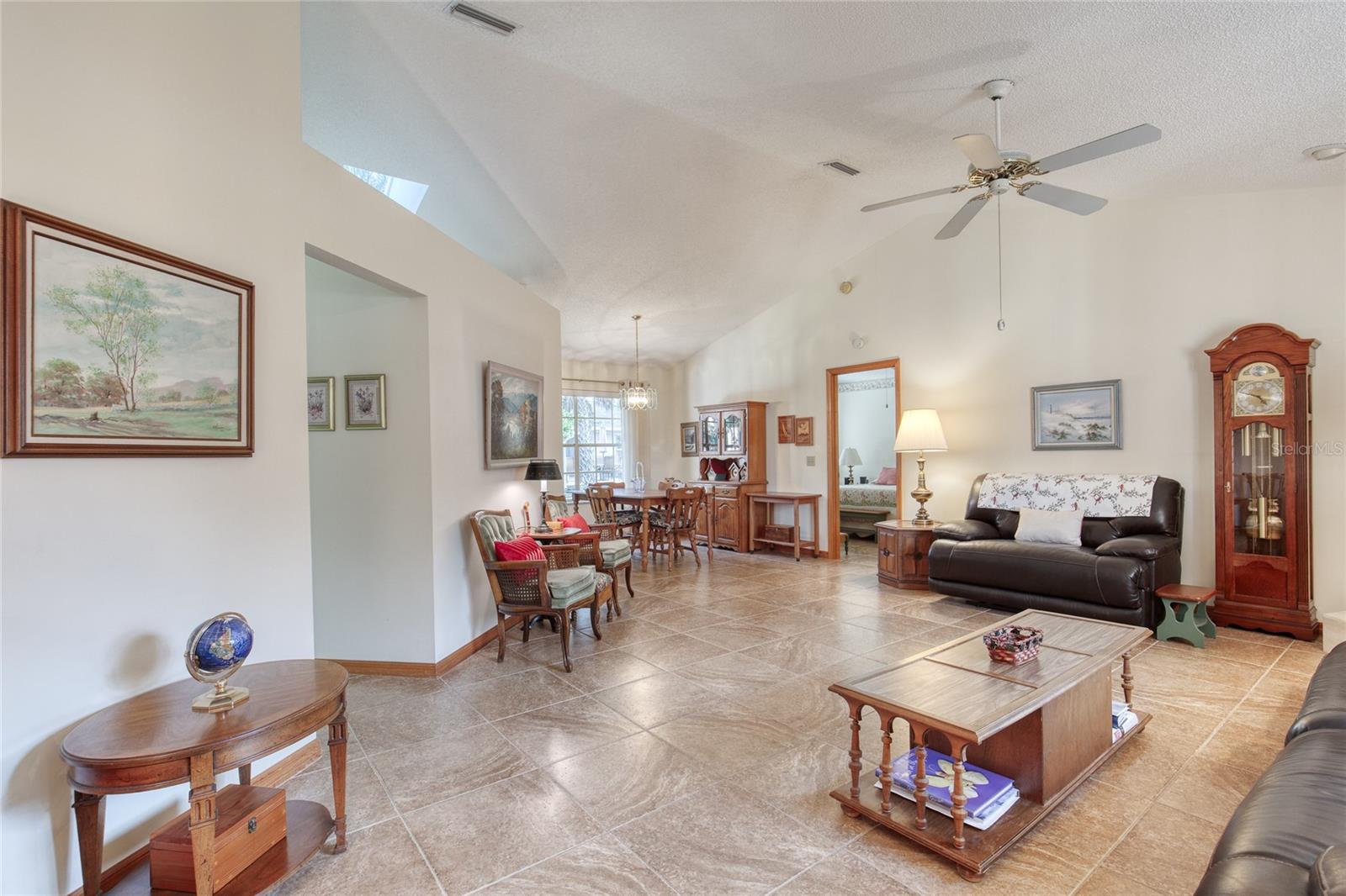 Image 10 of 59 For 550 Woodgrove Street