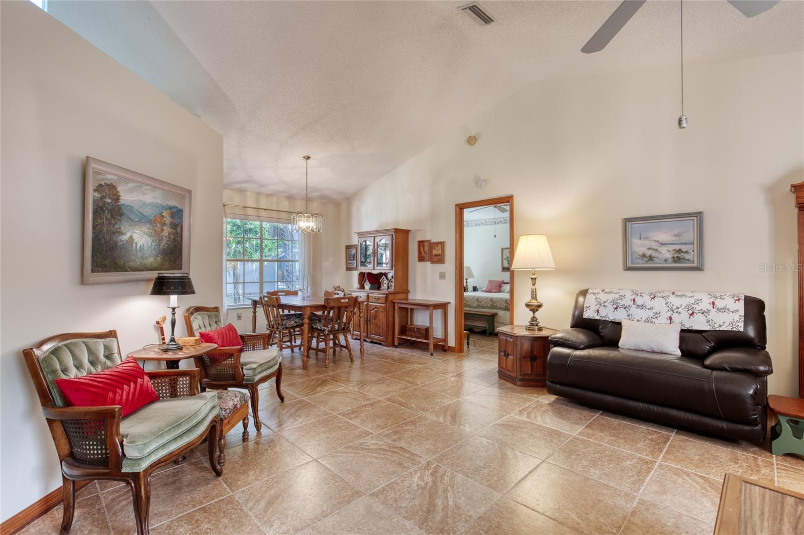 Image 11 of 59 For 550 Woodgrove Street