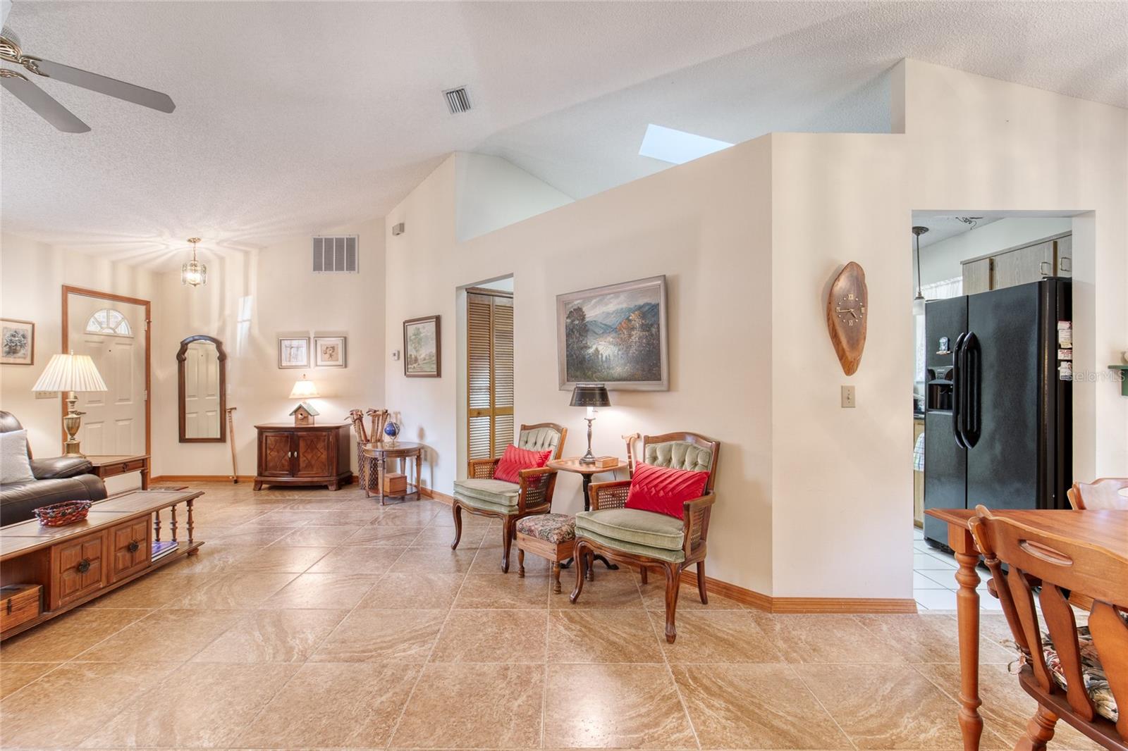 Image 12 of 59 For 550 Woodgrove Street